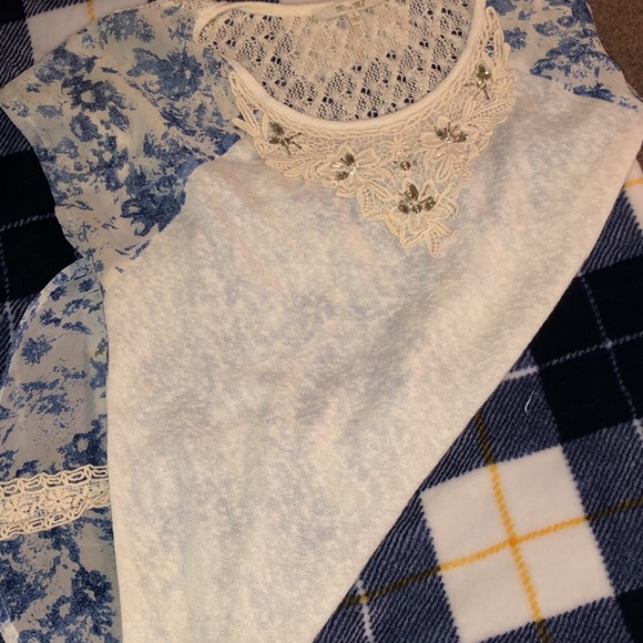 Clothes - Picture 9 of 16